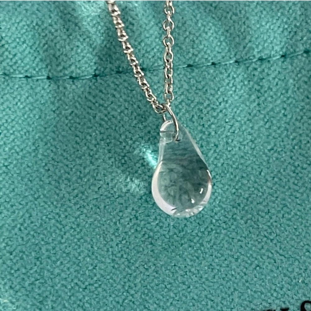 Authentic “Like New” Super Rare Tiffany&Co. Rock Crystal Small Teardrop Necklace